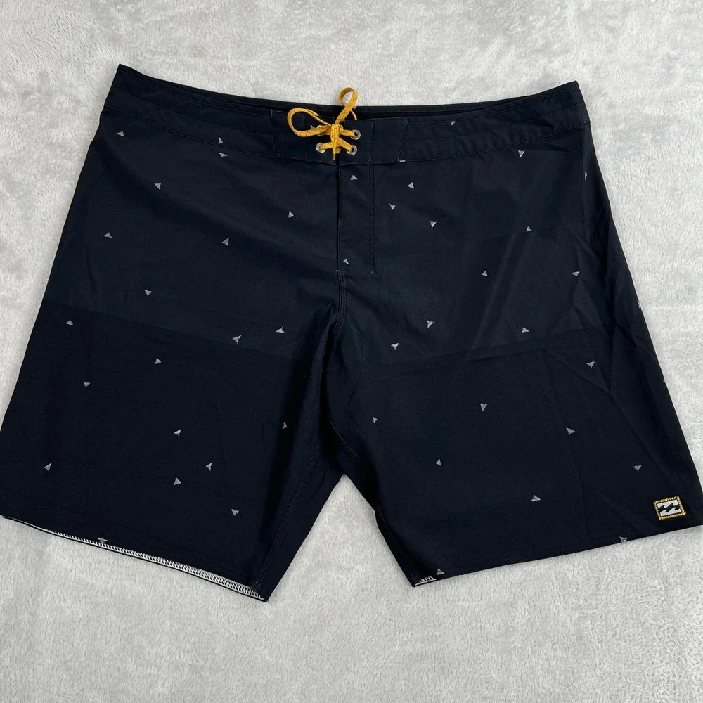 Billabong Airlite Recycler Board Shorts 40 Black Men Surf Swim Trunks Geometric